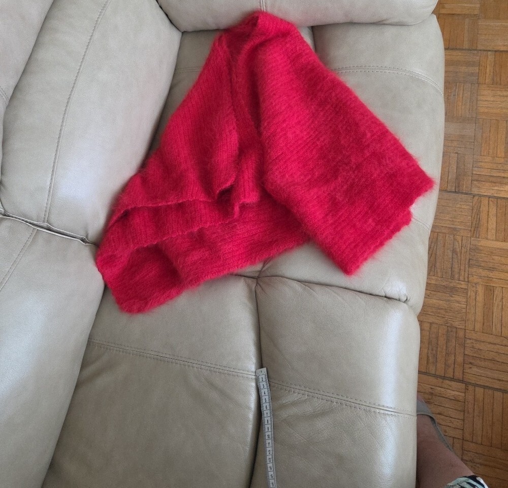 Bright Pink Fuzzy Knit Throw/Scarf - Picture 4 of 6